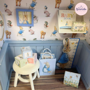 Annemieke Design Kistje Peter Rabbit Poppenhuisminiatuur
